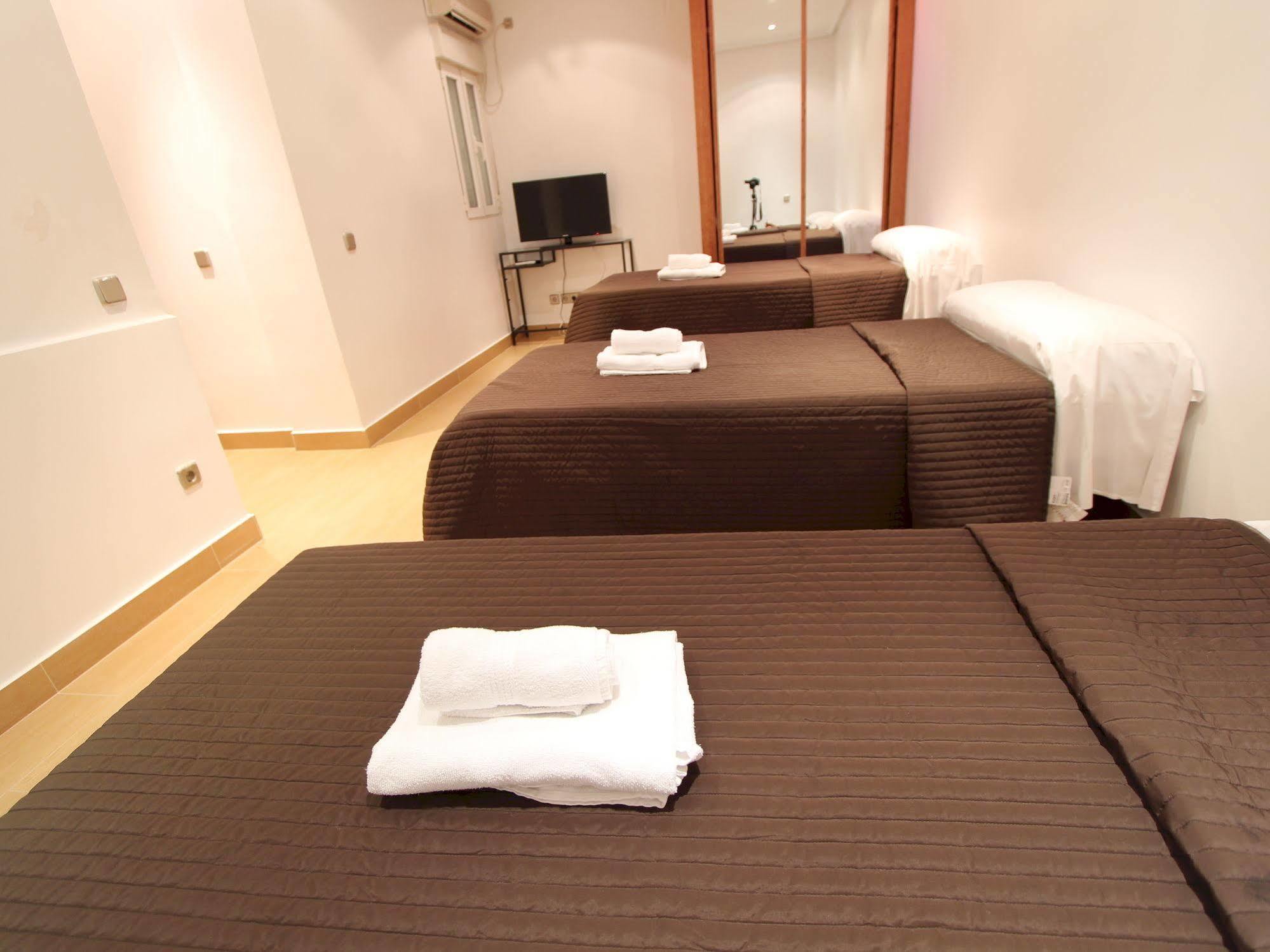 Apartamentos Good Stay Prado Madrid Extérieur photo