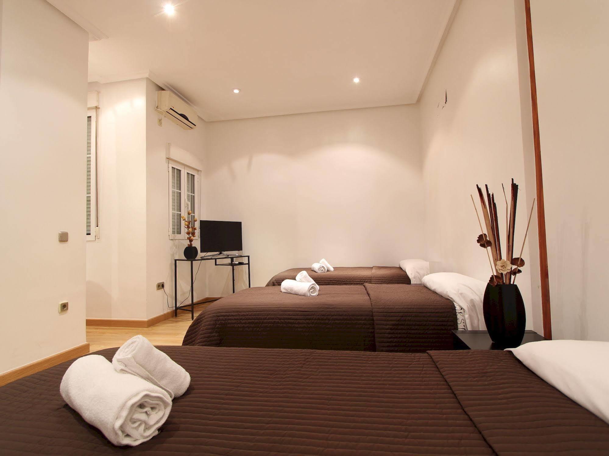 Apartamentos Good Stay Prado Madrid Extérieur photo