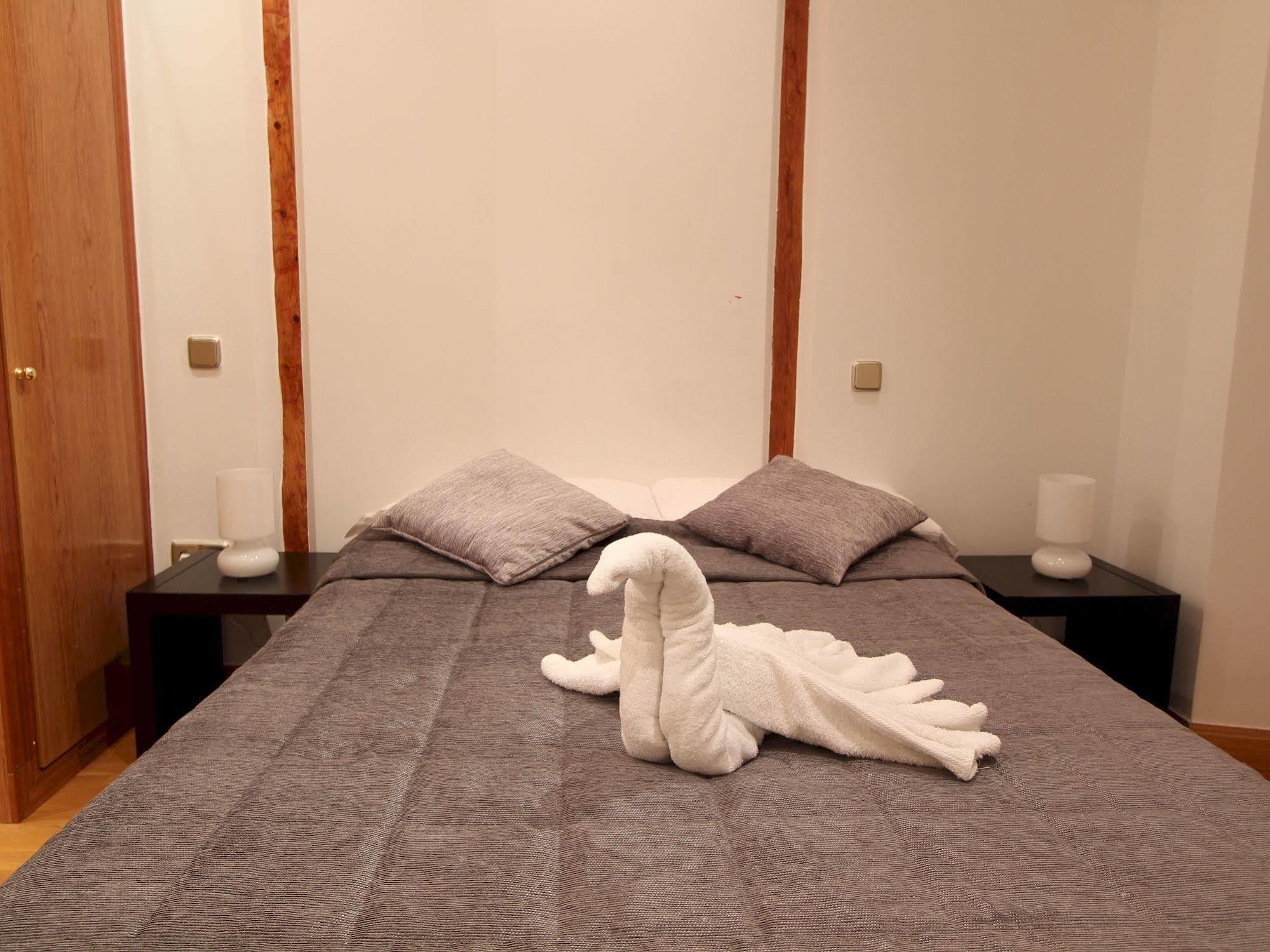 Apartamentos Good Stay Prado Madrid Extérieur photo