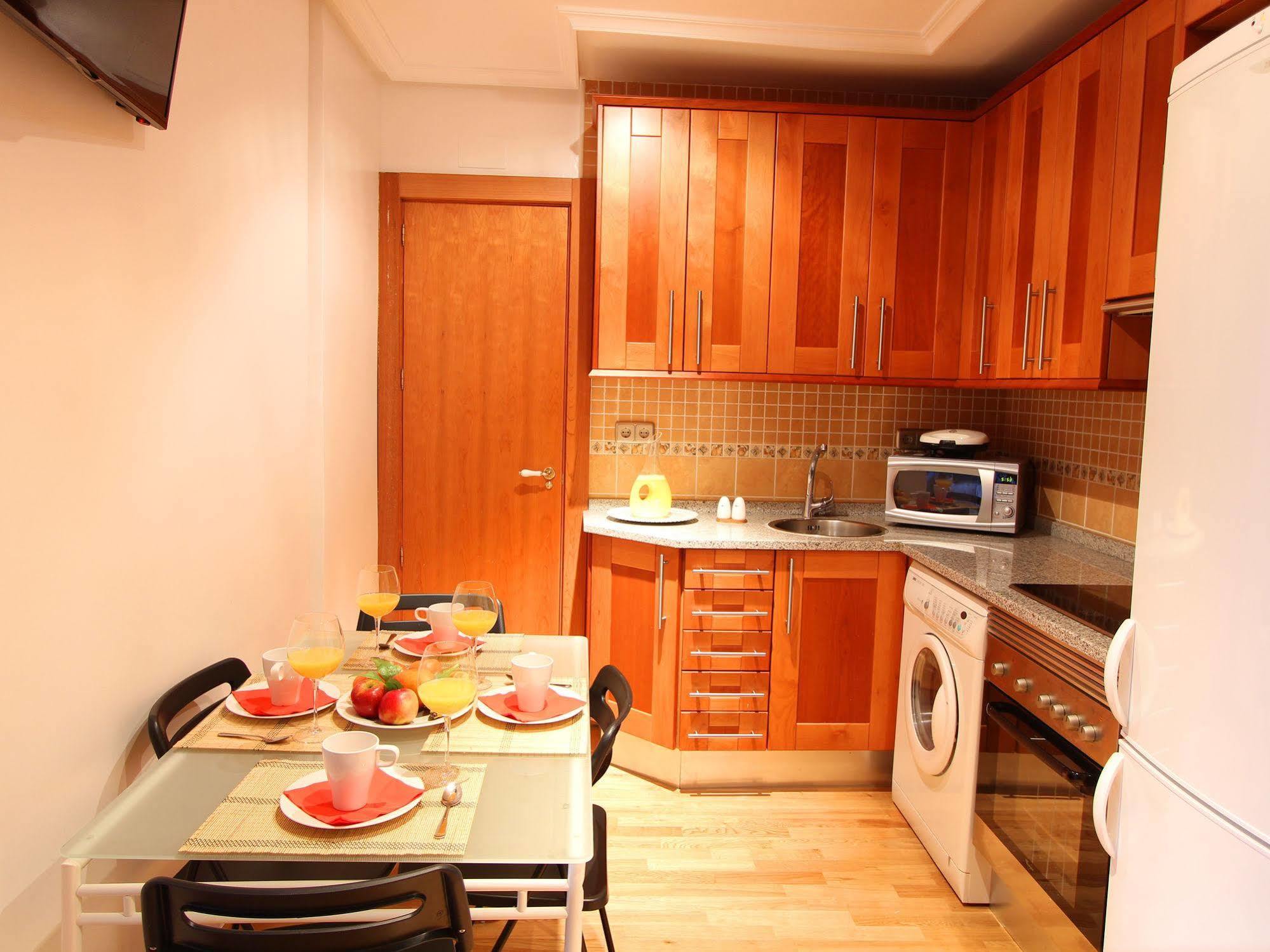 Apartamentos Good Stay Prado Madrid Extérieur photo